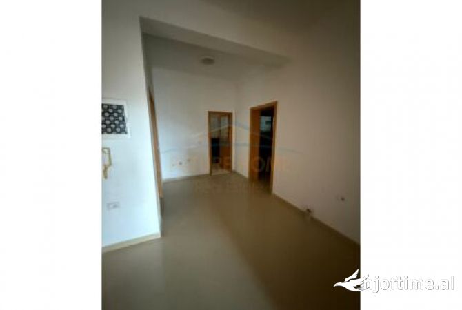 Casa privata/Indipendente in vendita a Tirana 4+1, Vuoto