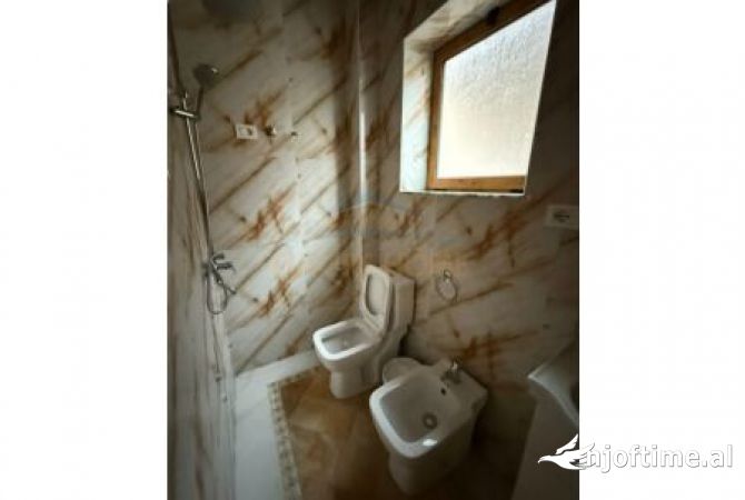 Casa privata/Indipendente in vendita a Tirana 4+1, Vuoto