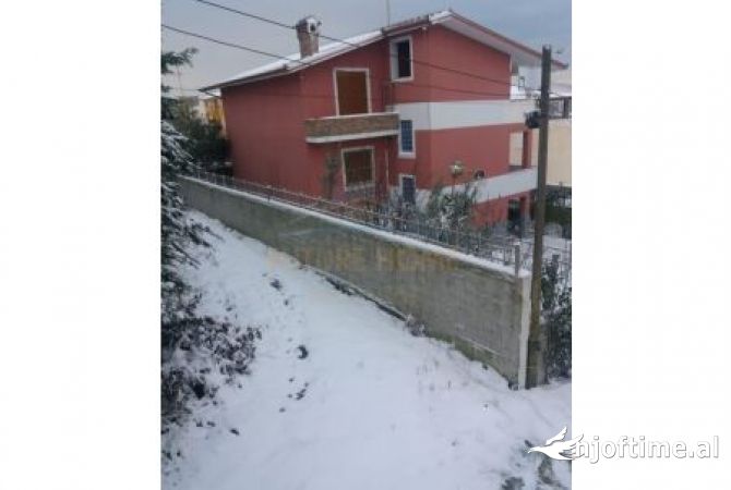 Shtepi ne shitje Shtepi Private ne Durres, 2+1, Mobilimi Pjeserisht e mobiluar, Pagesa 465,000  Euro.