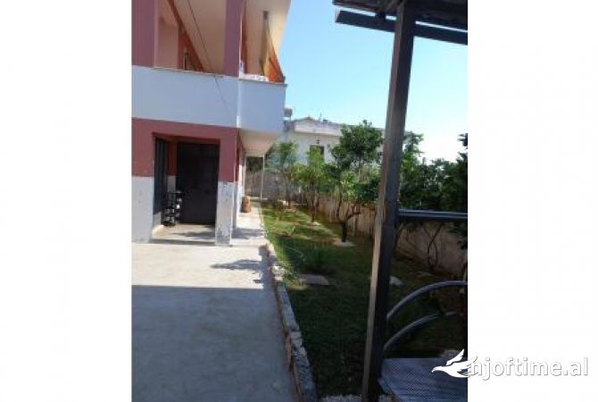 Shtepi ne shitje Shtepi Private ne Durres, 2+1, Mobilimi Pjeserisht e mobiluar, Pagesa 465,000  Euro.