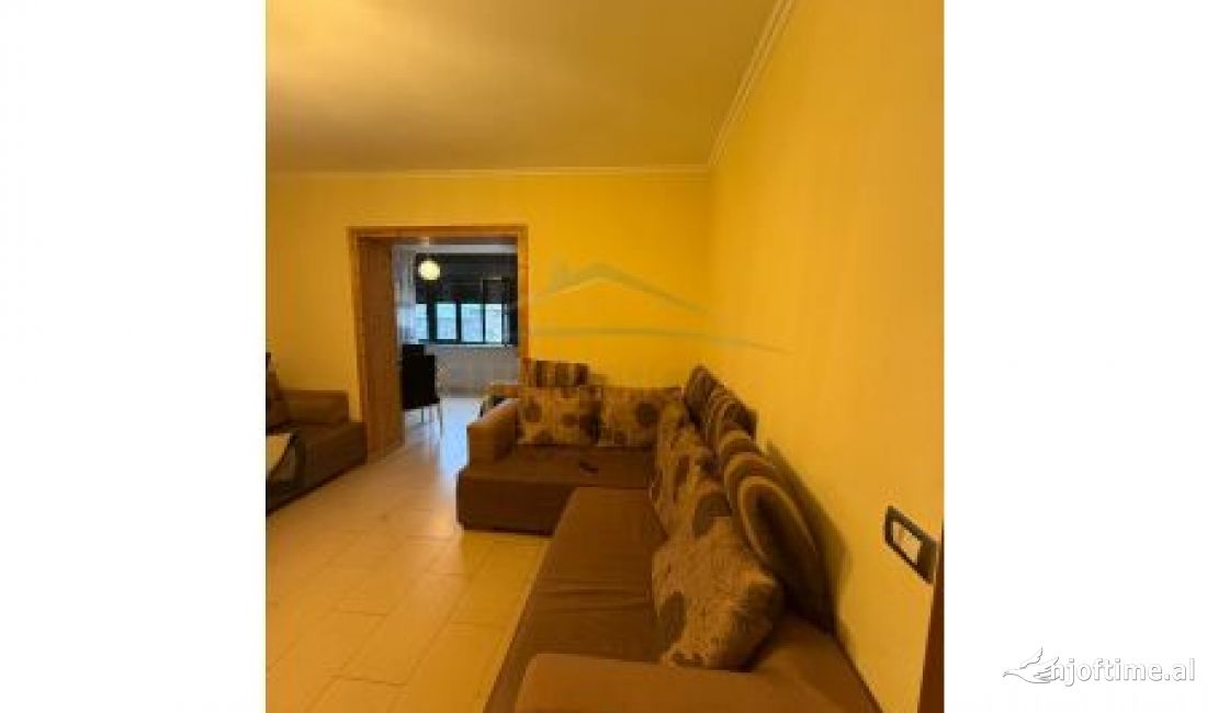 Shtepi me qera Apartament ne Tirane, 3+1, Mobilimi E mobiluar, Pagesa 750  Euro.