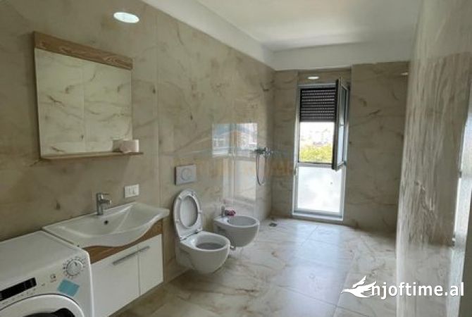 Appartamento in vendita a Tirana 3+1, Arredato