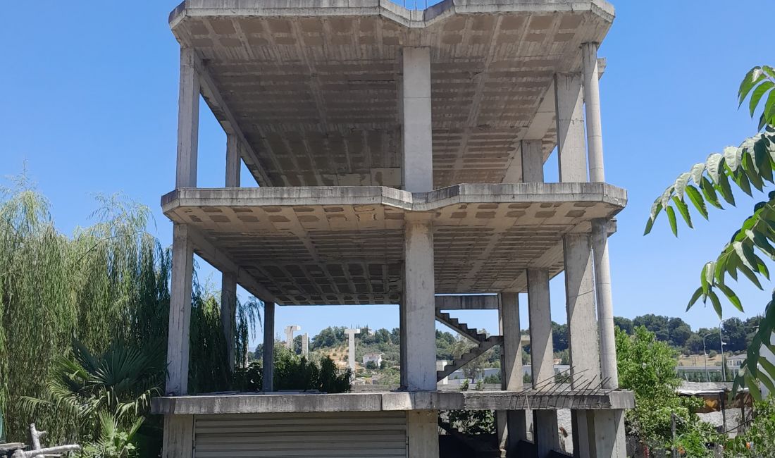 Casa privata/Indipendente in vendita a Tirana 5+1, Vuoto