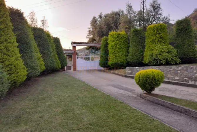 Casa privata/Indipendente in vendita a Tirana 2+1, Arredato