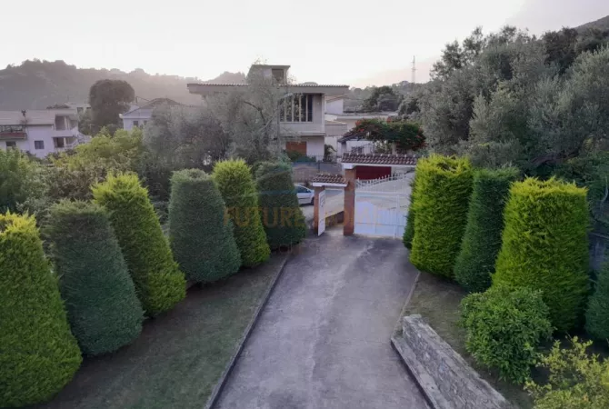 Casa privata/Indipendente in vendita a Tirana 2+1, Arredato