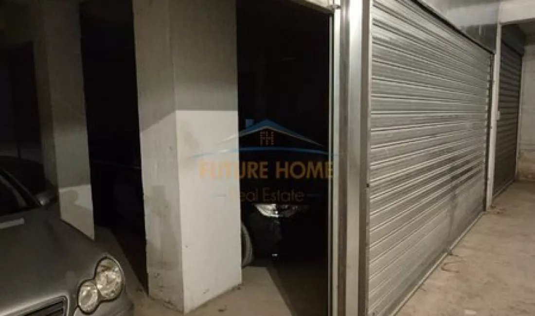 Shitet, Garazh, Unaza e Re, Tirane.