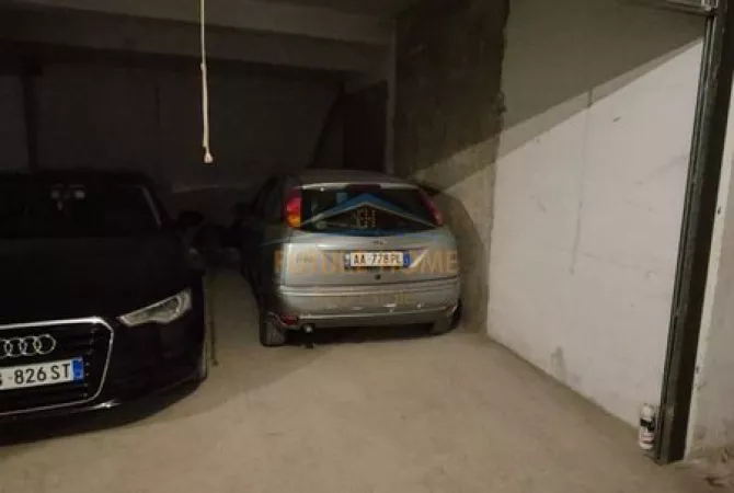 Business Property in Sale 4+1 in Tirana - 30,000 Euro