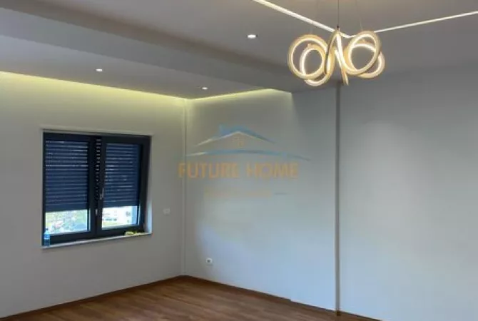 Shitet, Apartament 3+1+2, Zogu i Zi, Tirane.