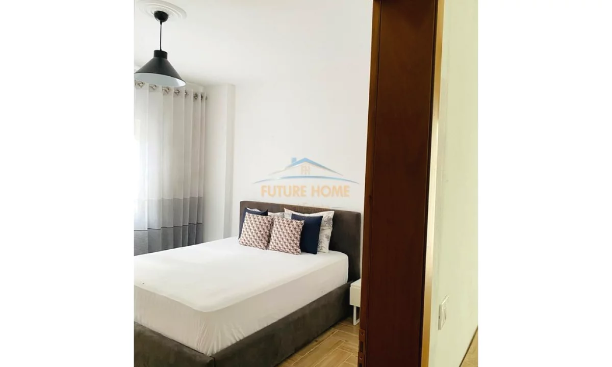 Shtepi me qera Apartament ne Tirane, 2+1, Mobilimi Pjeserisht e mobiluar, Pagesa 650  Euro.