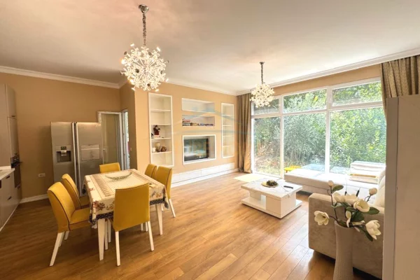 Shtepi me qera Apartament ne Tirane, 2+1, Mobilimi E mobiluar, Pagesa 850  Euro.