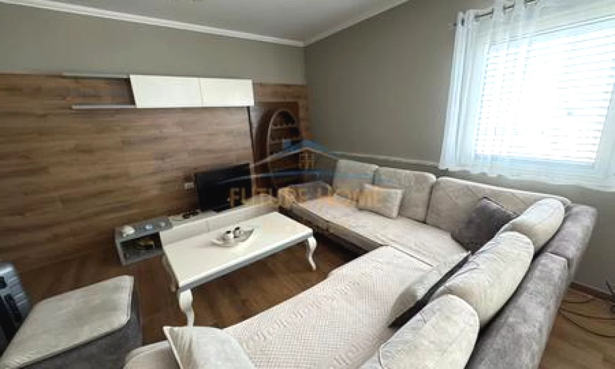 Shtepi me qera Apartament ne Tirane, 2+1, Mobilimi E mobiluar, Pagesa 700  Euro.