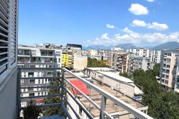 Shtepi me qera Apartament ne Tirane, 2+1, Mobilimi E mobiluar, Pagesa 700  Euro.