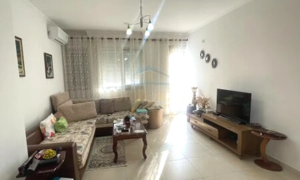 Appartamento in vendita a Tirana 2+1, Arredato