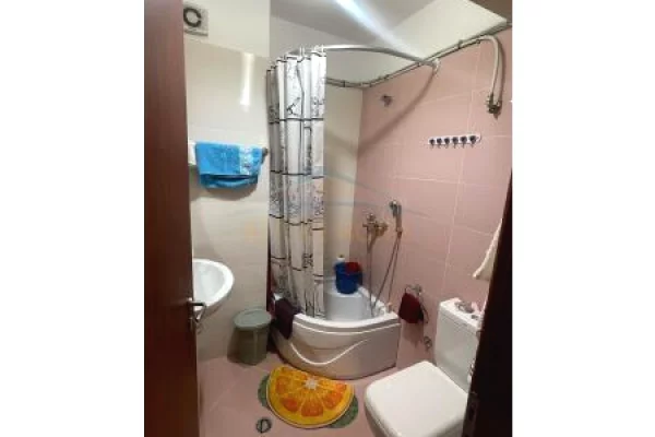 Appartamento in vendita a Tirana 2+1, Arredato