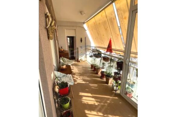 Appartamento in vendita a Tirana 2+1, Arredato