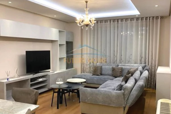 Shtepi me qera Apartament ne Tirane, 3+1, Mobilimi E mobiluar, Pagesa 900  Euro.