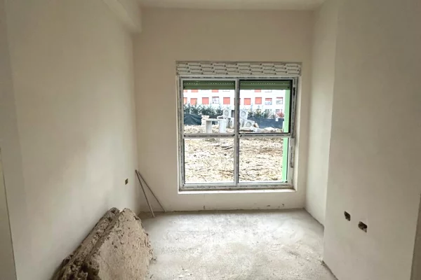 Shtepi ne shitje Apartament ne Tirane, 1+1, Mobilimi Bosh, pa mobiluar, Pagesa 74,165  Euro.