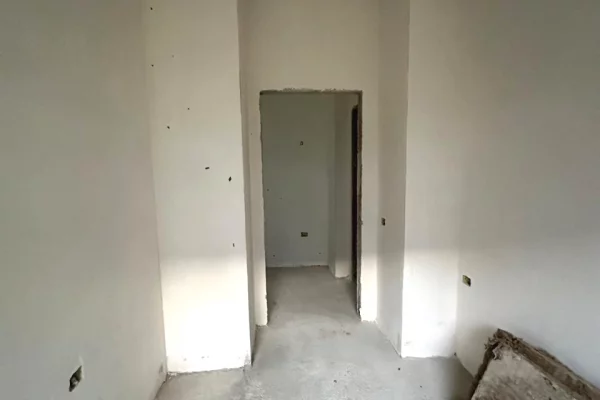 Shtepi ne shitje Apartament ne Tirane, 1+1, Mobilimi Bosh, pa mobiluar, Pagesa 74,165  Euro.