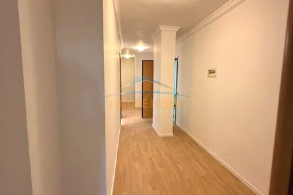 Appartamento in vendita a Tirana 2+1, Vuoto
