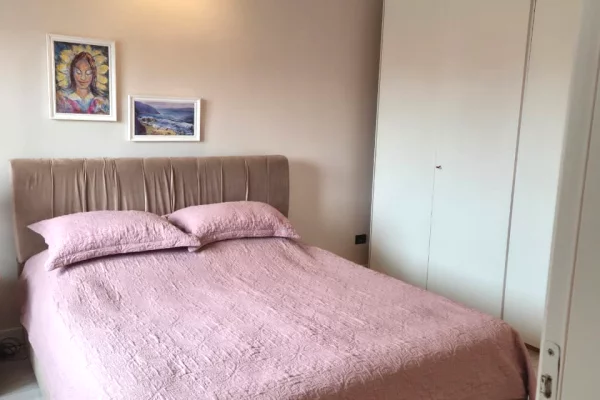 Appartamento in vendita a Tirana 2+1, Arredato