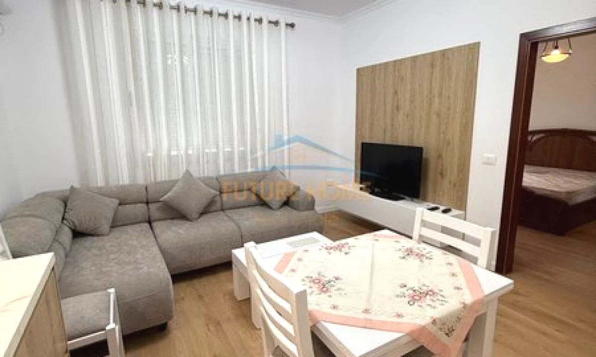 Shtepi me qera Apartament ne Tirane, 2+1, Mobilimi E mobiluar, Pagesa 550  Euro.