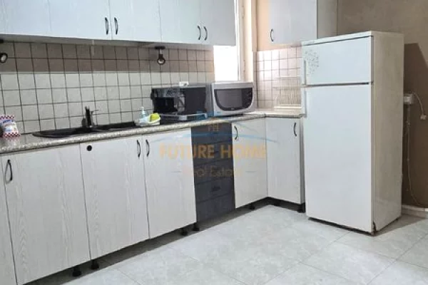 Shtepi ne shitje Apartament ne Tirane, 3+1, Mobilimi E mobiluar, Pagesa 177,000  Euro.