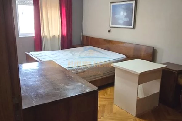 Shtepi ne shitje Apartament ne Tirane, 3+1, Mobilimi E mobiluar, Pagesa 177,000  Euro.