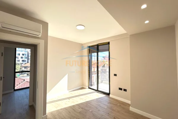 Shtepi me qera Apartament ne Tirane, 2+1, Mobilimi Bosh, pa mobiluar, Pagesa 650  Euro.