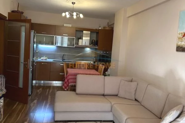 Shtepi me qera 2+1 ne Tirane - 600 Euro