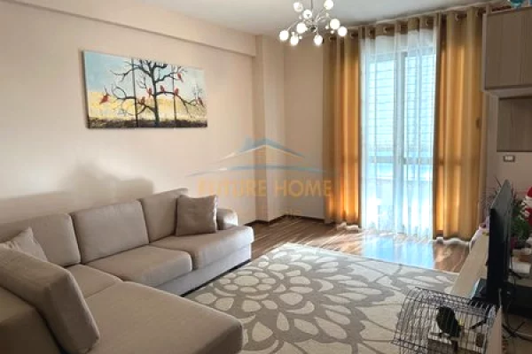 Shtepi me qera Apartament ne Tirane, 2+1, Mobilimi E mobiluar, Pagesa 600  Euro.