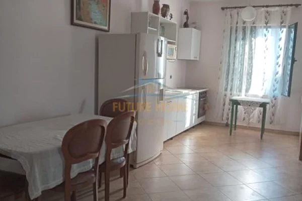 Shtepi me qera Apartament ne Tirane, 3+1, Mobilimi E mobiluar, Pagesa 550  Euro.