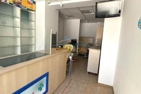 Shitet, Ambient Biznesi, Rruga Bajram Curri, Tirane.