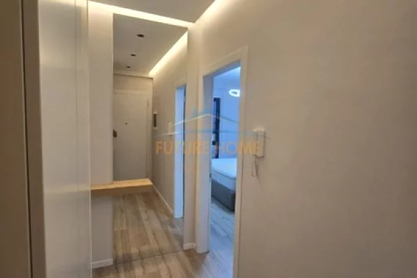 Shtepi ne shitje Apartament ne Tirane, 2+1, Mobilimi E mobiluar, Pagesa 250,000  Leke.