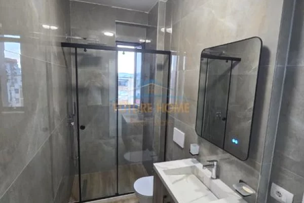 Shtepi ne shitje Apartament ne Tirane, 2+1, Mobilimi E mobiluar, Pagesa 250,000  Leke.