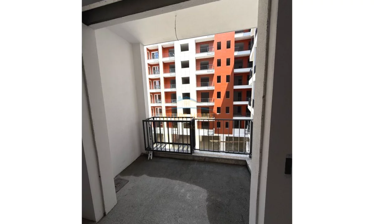 Shtepi ne shitje Apartament ne Tirane, 1+1, Mobilimi Bosh, pa mobiluar, Pagesa 76,200  Euro.