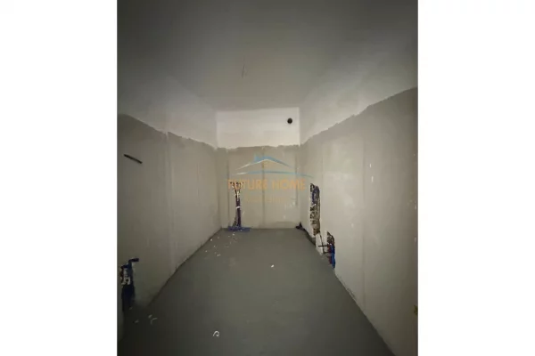 Shtepi ne shitje Apartament ne Tirane, 1+1, Mobilimi Bosh, pa mobiluar, Pagesa 76,200  Euro.