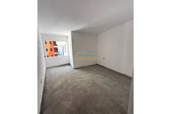 Shtepi ne shitje Apartament ne Tirane, 1+1, Mobilimi Bosh, pa mobiluar, Pagesa 76,200  Euro.
