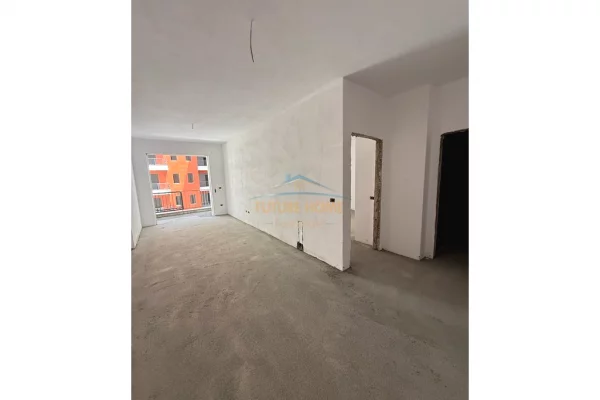 Shtepi ne shitje Apartament ne Tirane, 1+1, Mobilimi Bosh, pa mobiluar, Pagesa 76,200  Euro.