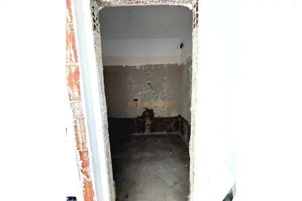 Shtepi ne shitje Apartament ne Tirane, 2+1, Mobilimi Bosh, pa mobiluar, Pagesa 102,000  Euro.