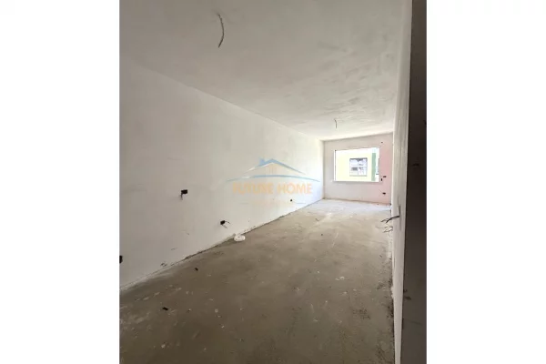 Shtepi ne shitje Apartament ne Tirane, 2+1, Mobilimi Bosh, pa mobiluar, Pagesa 102,000  Euro.