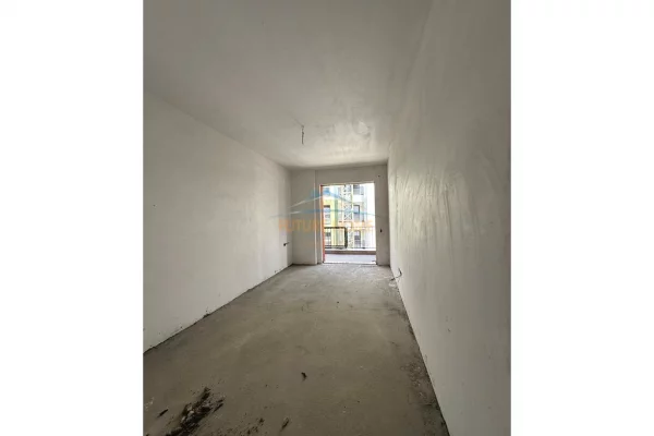 Shtepi ne shitje Apartament ne Tirane, 2+1, Mobilimi Bosh, pa mobiluar, Pagesa 102,000  Euro.