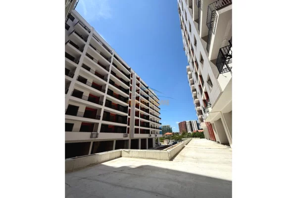Shtepi ne shitje Apartament ne Tirane, 2+1, Mobilimi Bosh, pa mobiluar, Pagesa 102,000  Euro.