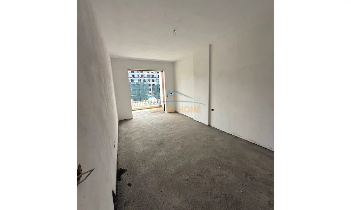 Shtepi ne shitje Apartament ne Tirane, 1+1, Mobilimi Bosh, pa mobiluar, Pagesa 90,000  Euro.