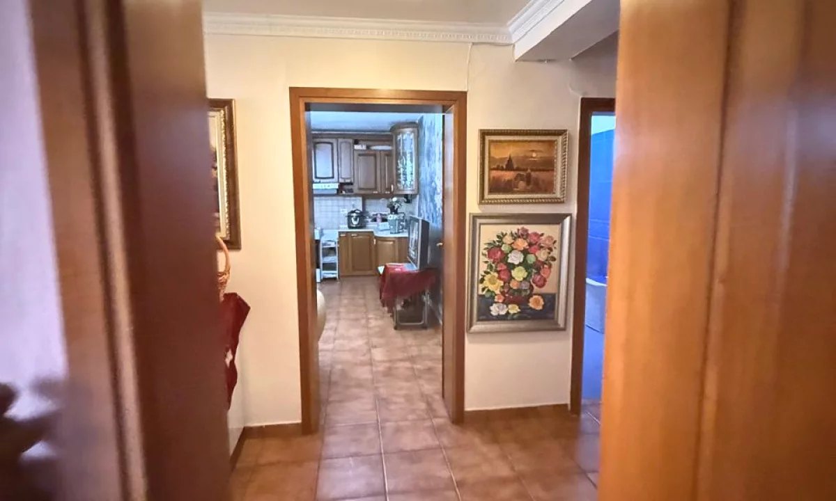 Shtepi ne shitje Apartament ne Tirane, 2+1, Mobilimi E mobiluar, Pagesa 182,000  Euro.