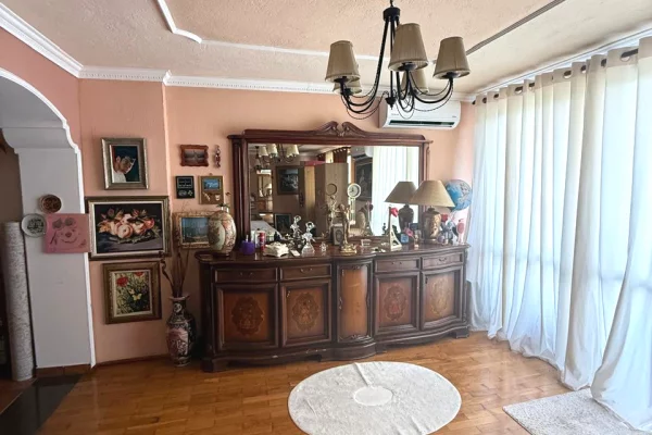 Shtepi ne shitje Apartament ne Tirane, 2+1, Mobilimi E mobiluar, Pagesa 182,000  Euro.