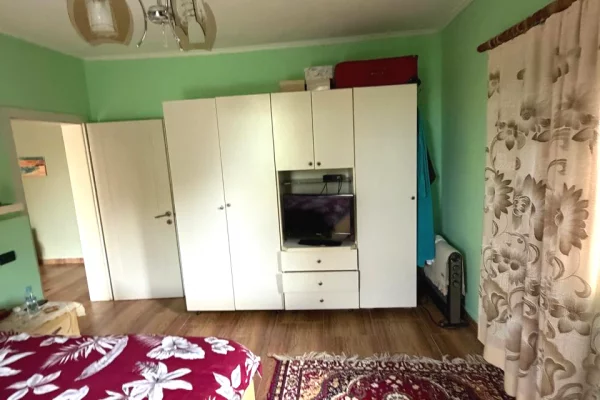 Shtepi ne shitje 2+1 ne Tirane - 12,000,000 Leke