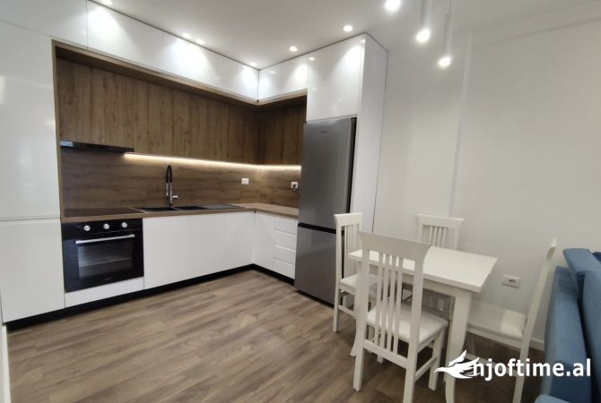 Shtepi me qera Apartament ne Tirane, 2+1, Mobilimi E mobiluar, Pagesa 600  Euro.