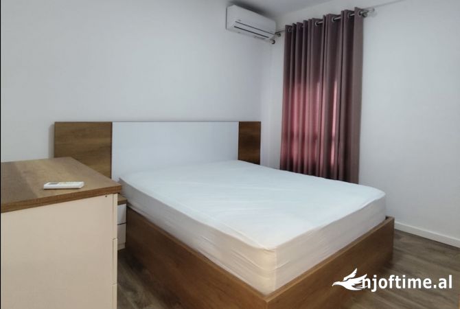 Shtepi me qera Apartament ne Tirane, 2+1, Mobilimi E mobiluar, Pagesa 600  Euro.