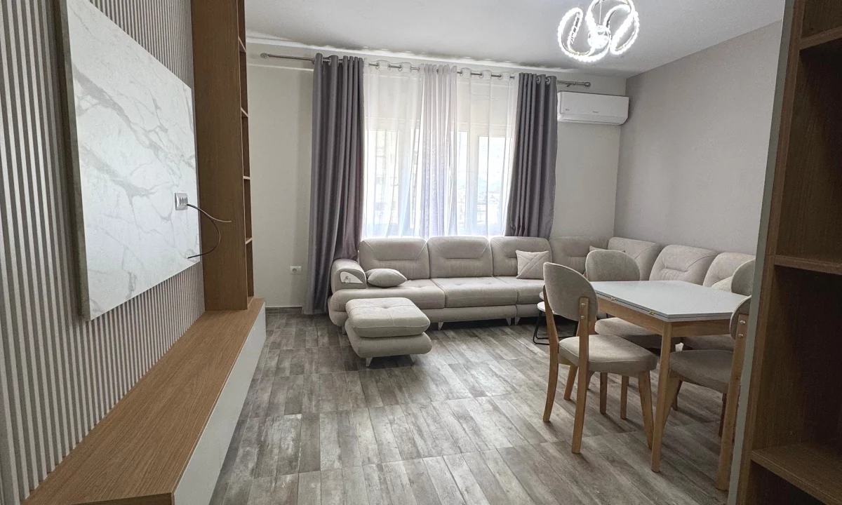Shtepi me qera Apartament ne Tirane, 1+1, Mobilimi E mobiluar, Pagesa 650  Euro.
