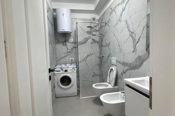 Shtepi me qera Apartament ne Tirane, 1+1, Mobilimi E mobiluar, Pagesa 650  Euro.